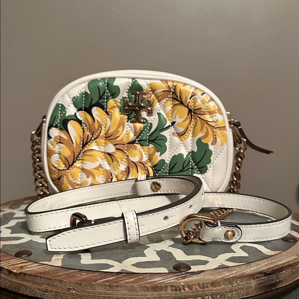 TORY BURCH KIRA CHEVRON QUILTED FLORAL SMALL CAMERA BAG - Picture 1 of 7